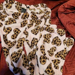 Mikk Lounge - cookie heart fuzzy pants